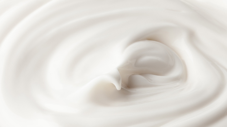 化粧品業界向けポンプ選びのポイント！品質と生産性を両立するおすすめポンプもご紹介