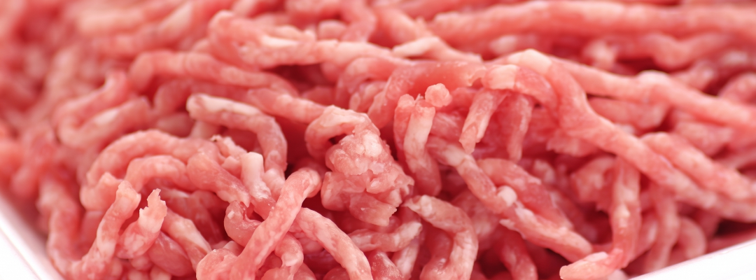 【品質向上×省人化】ミンチ肉の「成型不良」と「作業負荷」をポンプ1台で解決する方法